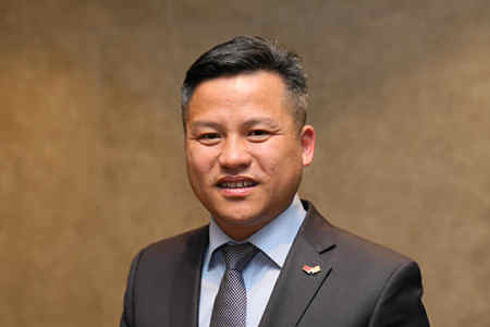 百位华商预见2024｜金浩、杨卫：西班牙成中国餐饮品牌出海热门市场
