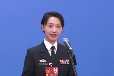朱悦萌代表：辽宁舰正在绘就大国重器更加深远、更加壮阔