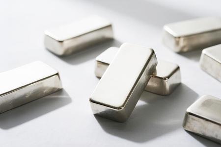 白银价格狂飙,什么原因?后续怎么走?