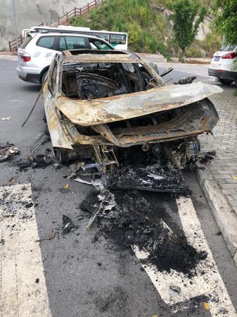 宝马车行驶中机油管渗漏自燃损毁尚不确定存质量问题