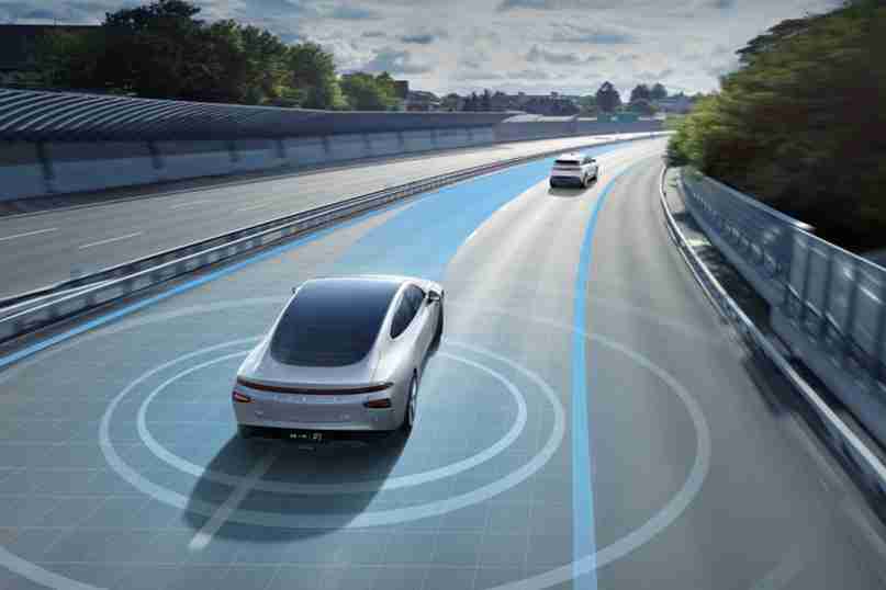 汽车智能化下半场换挡提速：车企抢滩AI大模型，谁先突围？