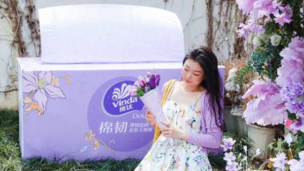 维达棉韧自由花境艺术纸巾：重新定义生活仪式感的肌肤接触
