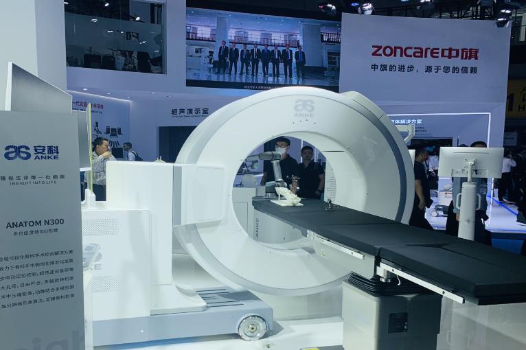 医博会观察｜“把价格打下来”之外，中国手术机器人靠什么占领市场？