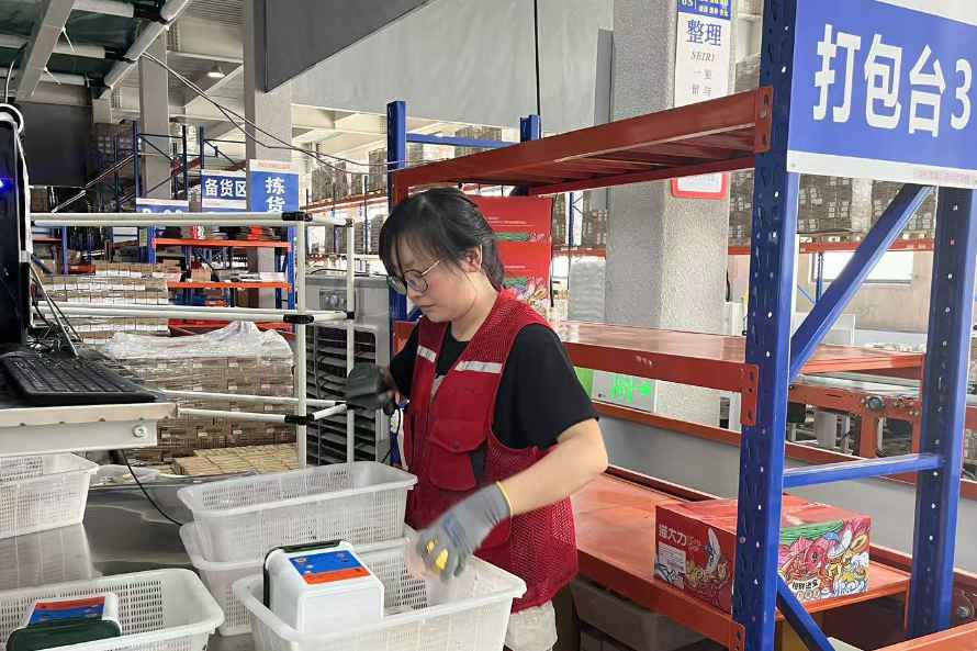 产业一线丨直播间开进工厂里！宠物食品企业如何迎战618？