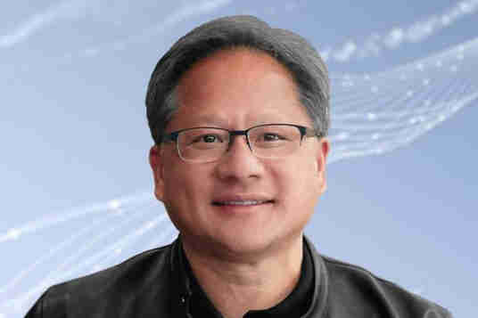英伟达又创新高！黄仁勋再度减持，套现3640万美元