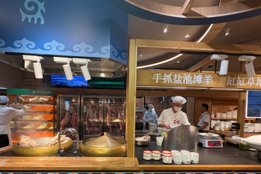 实探西贝：北京最大门店“堂食客流降七成以上”