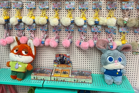 探店1天｜“吃爆米花的人少了”，除了看电影，年轻人在电影院还干什么？