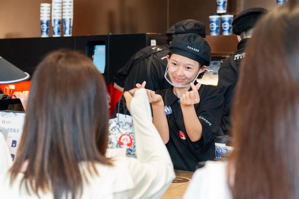 从一杯茶到一条价值链：霸王茶姬发布上市后首份ESG报告