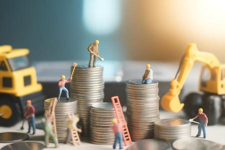 透视2025丨银行理财玩出什么新花样？