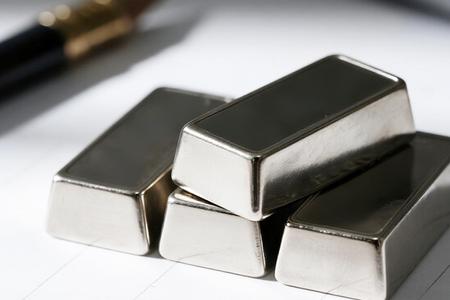 银价暴跌后何去何从？分析师：1月中旬或重迎布局窗口